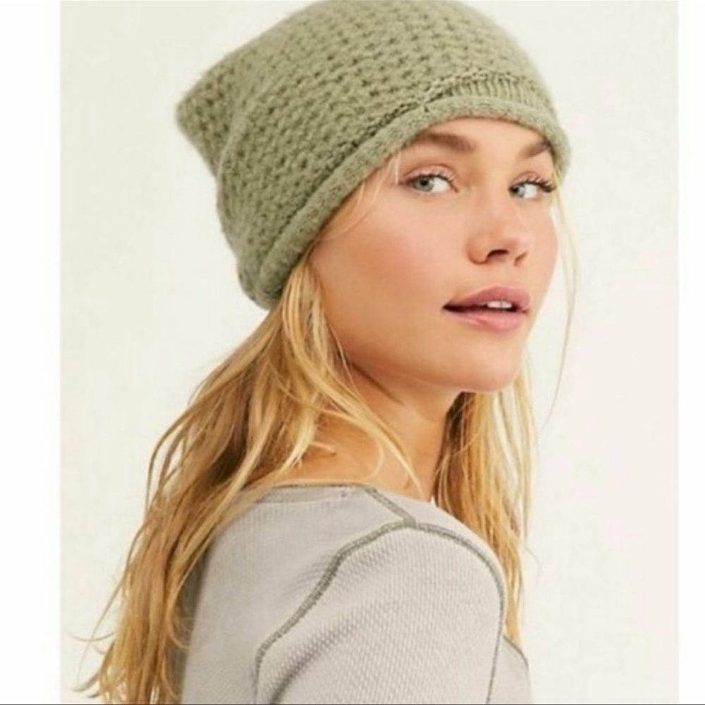 Free People Dreamland Knit Beanie Olive One Size Soft Warm Style ACCFP1220 NWT - Picture 2 of 9